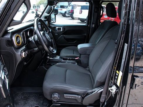 Used 2022 Jeep Gladiator Willys image 10