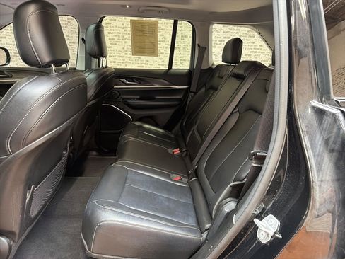 Used 2022 Jeep Grand Cherokee Limited image 14