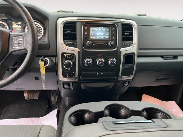 Used 2016 RAM 1500 Classic SLT AWD/4WD image 12
