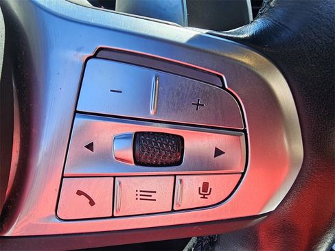 Used 2022 BMW 740i 740i w/ M Sport Package image 21