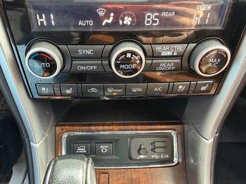 Used 2019 Subaru Ascent Touring AWD/4WD image 27