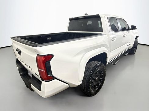 Used 2025 Toyota Tacoma SR5 RWD image 7