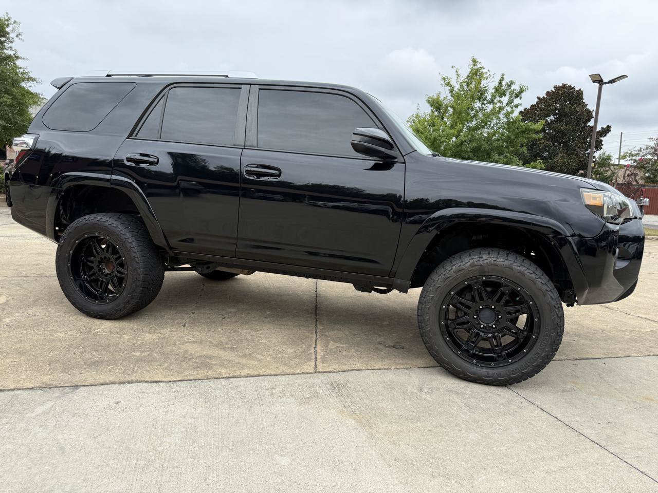 Used 2016 Toyota 4Runner SR5 AWD/4WD image 6