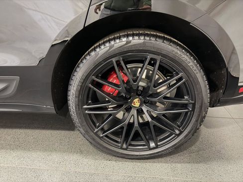 Certified 2023 Porsche Macan GTS image 11