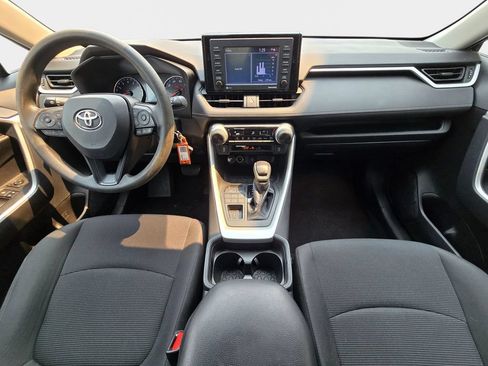 Used 2020 Toyota RAV4 LE AWD/4WD image 10