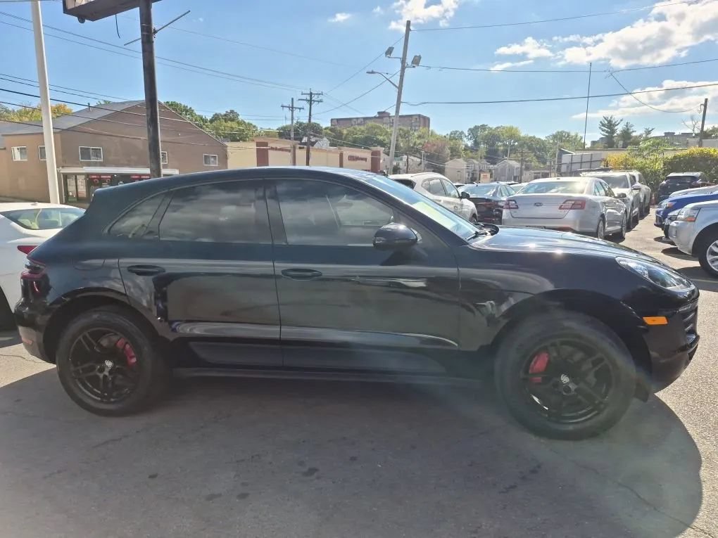 Used 2018 Porsche Macan Sport Edition AWD/4WD image 25