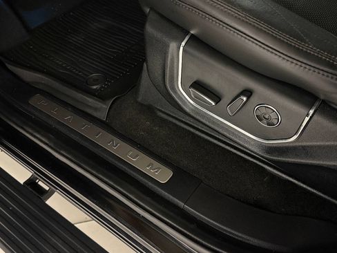Used 2019 Ford Expedition Platinum RWD image 49