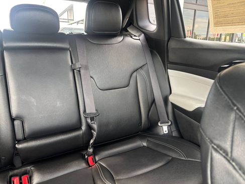 Used 2025 Jeep Compass Limited AWD/4WD image 37