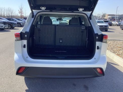 Used 2021 Toyota Highlander XLE image 21