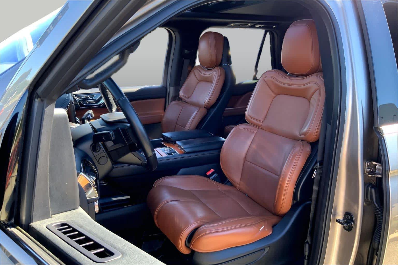 Used 2019 Lincoln Navigator Reserve w/ Cargo Package AWD/4WD image 9