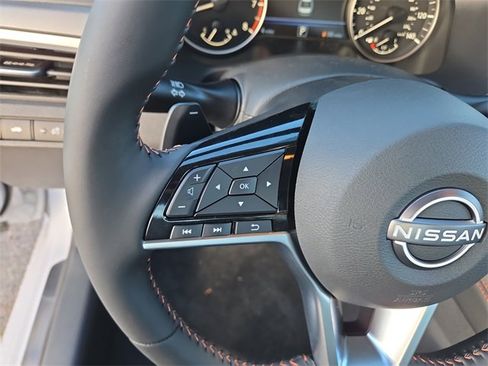 New 2025 Nissan Altima 2.5 SR image 9