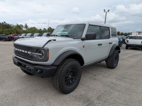 New 2026 Ford Bronco Badlands AWD/4WD image 8