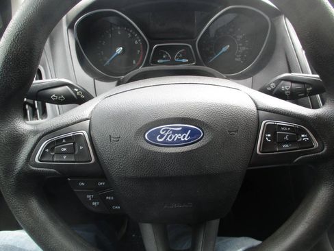 Used 2018 Ford Focus SEL FWD image 16