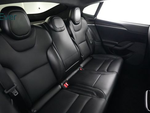 Used 2022 Tesla Model S image 5