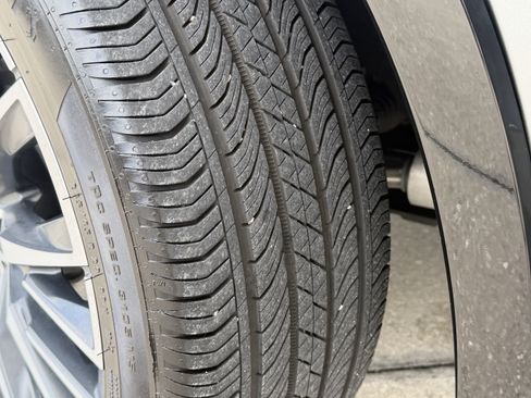 Certified 2024 Cadillac XT4 Sport AWD/4WD image 34