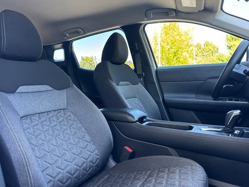 Used 2025 Nissan Kicks SV FWD image 26