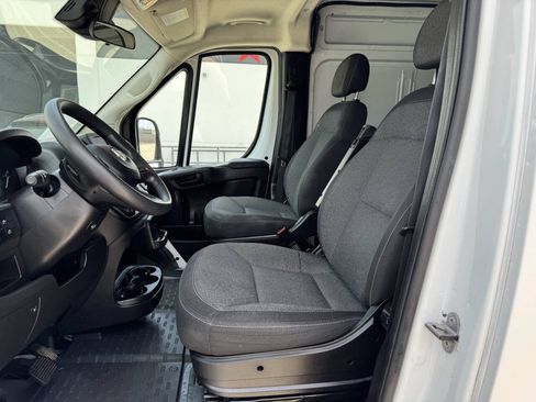 Used 2023 RAM ProMaster 2500 FWD image 9