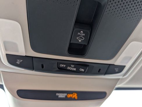 New 2026 Honda HR-V EX-L image 12