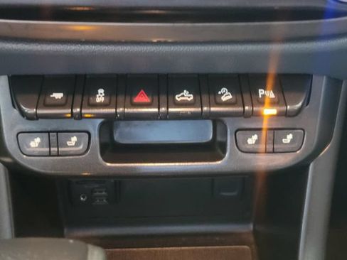 Used 2020 Chevrolet Colorado Z71 AWD/4WD image 22