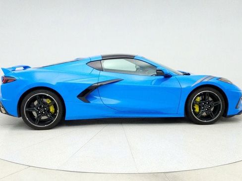 Used 2021 Chevrolet Corvette Stingray Premium Cpe w/ Z51 Performance Package image 4