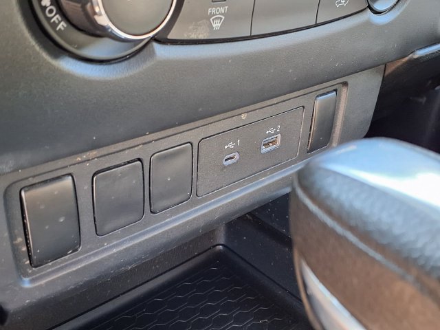 Used 2024 Nissan Frontier SV AWD/4WD image 9