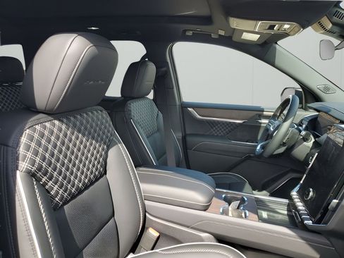 New 2026 GMC Acadia Denali w/ Super Cruise Package image 15