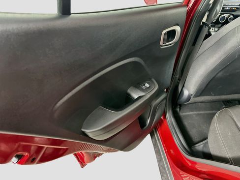 Used 2025 Hyundai Venue SEL FWD image 26
