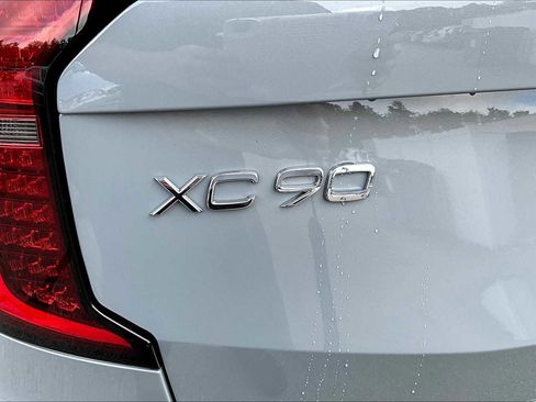 New 2026 Volvo XC90 B6 Plus w/ Protection Package Premier image 6