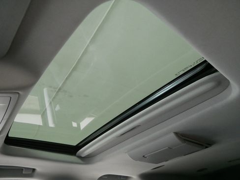 Used 2018 Chevrolet Tahoe LT image 31