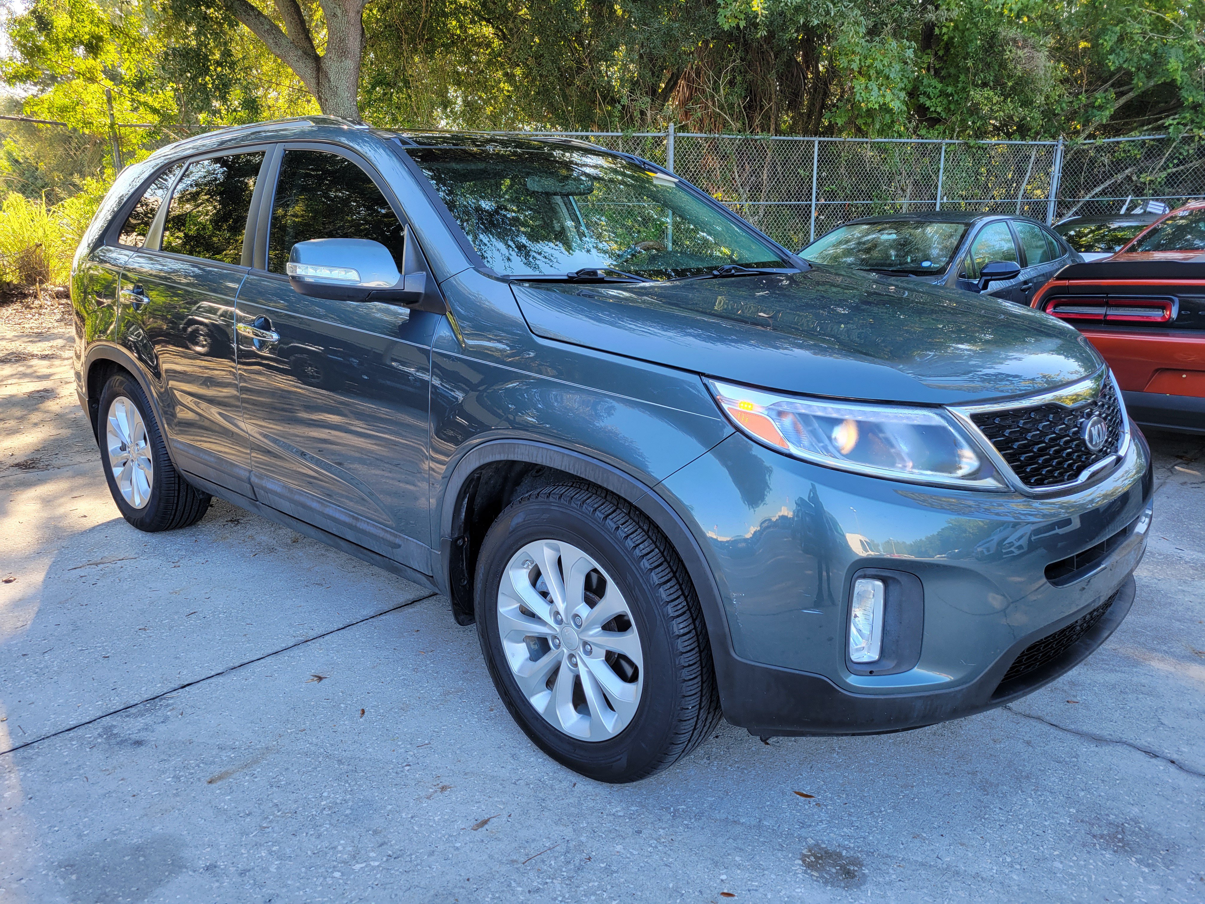 Used 2014 Kia Sorento EX w/ EX V6 Touring Package FWD image 4