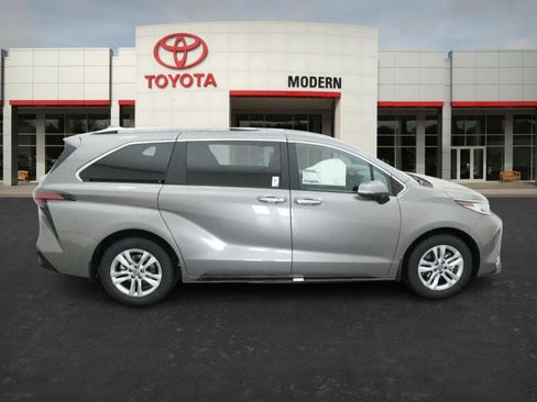 New 2026 Toyota Sienna Limited image 25
