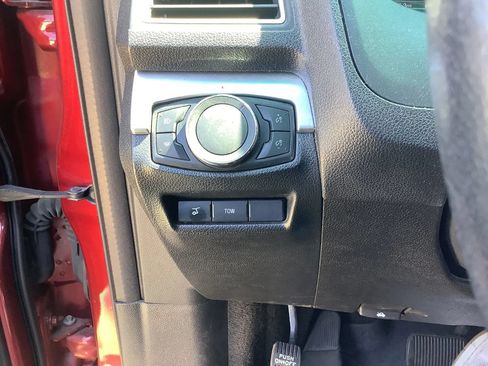 Used 2016 Ford Explorer XLT w/ Equipment Group 201A AWD/4WD image 29