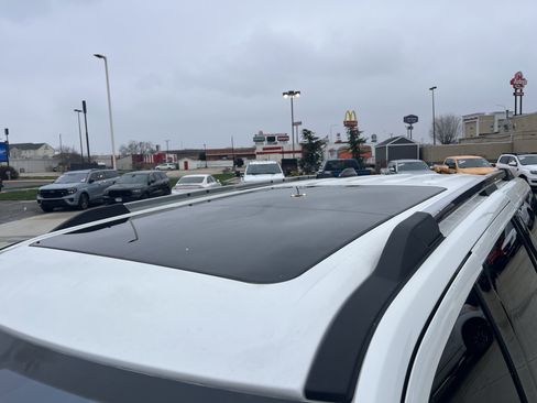 Used 2025 Ford Expedition Platinum w/ Platinum Ultimate Package image 4