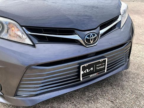 Used 2018 Toyota Sienna XLE Premium image 28