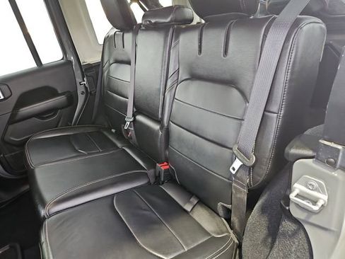 Used 2022 Jeep Wrangler Unlimited Sahara w/ Safety Group image 13