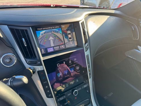 Used 2017 INFINITI Q60 Red Sport 400 image 26