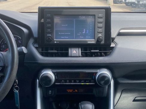 Used 2020 Toyota RAV4 LE FWD image 26