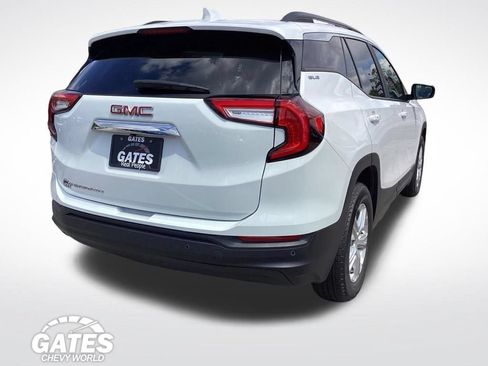 Used 2023 GMC Terrain SLE w/ Driver Convenience Package FWD image 9