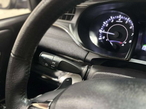 Used 2018 Toyota Avalon XLE image 32