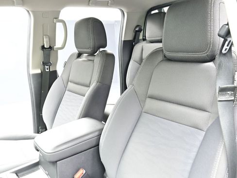 Used 2022 Nissan Frontier SV image 15