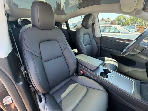 Used 2024 Tesla Model Y Long Range AWD/4WD image 4