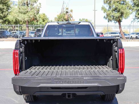 Used 2022 Toyota Tundra SR5 w/ SR5 Convenience Package AWD/4WD image 32