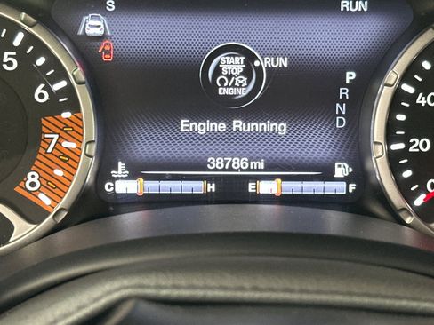 Used 2023 Jeep Renegade Trailhawk image 34