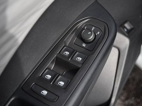 Used 2024 Volkswagen Taos S image 9