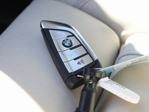 Used 2023 BMW X5 xDrive40i w/ Executive Package image 26