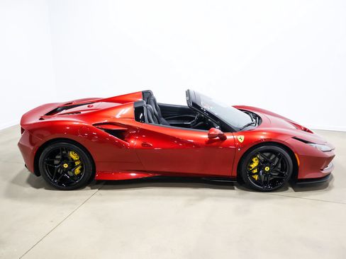Used 2022 Ferrari F8 Tributo RWD image 57