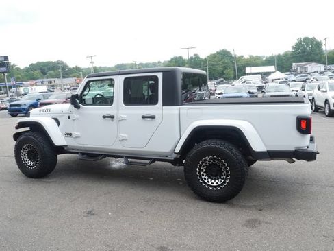 Used 2023 Jeep Gladiator Sport AWD/4WD image 9