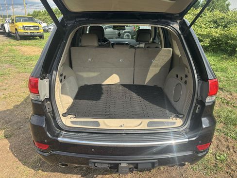 Used 2014 Jeep Grand Cherokee Overland w/ Advanced Technology Group AWD/4WD image 22