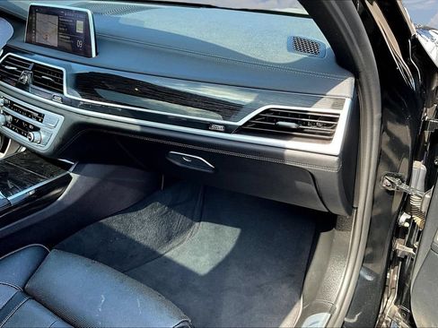 Used 2020 BMW 740i w/ M Sport Package RWD image 25