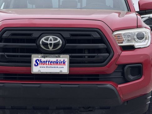 Used 2018 Toyota Tacoma SR w/ SR Convenience Package image 8
